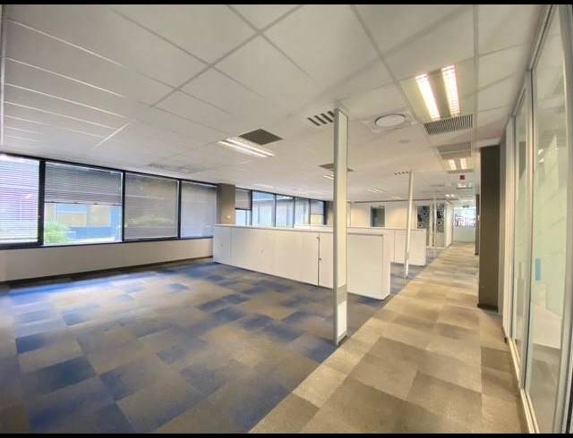 5,108M² OFFICE TO LET IN BRYANSTON